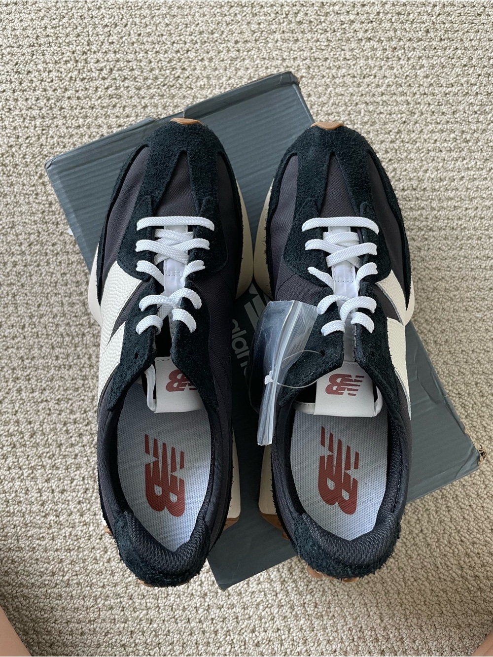 New Balance Black and White Shoe Box Label